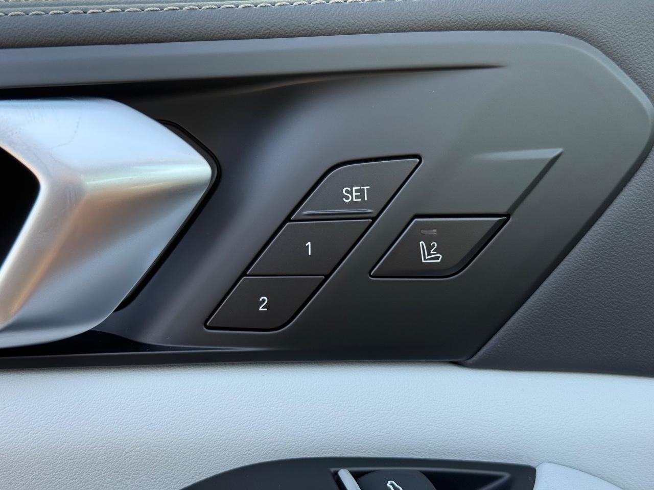 BMW X5 Vehicle Image 11