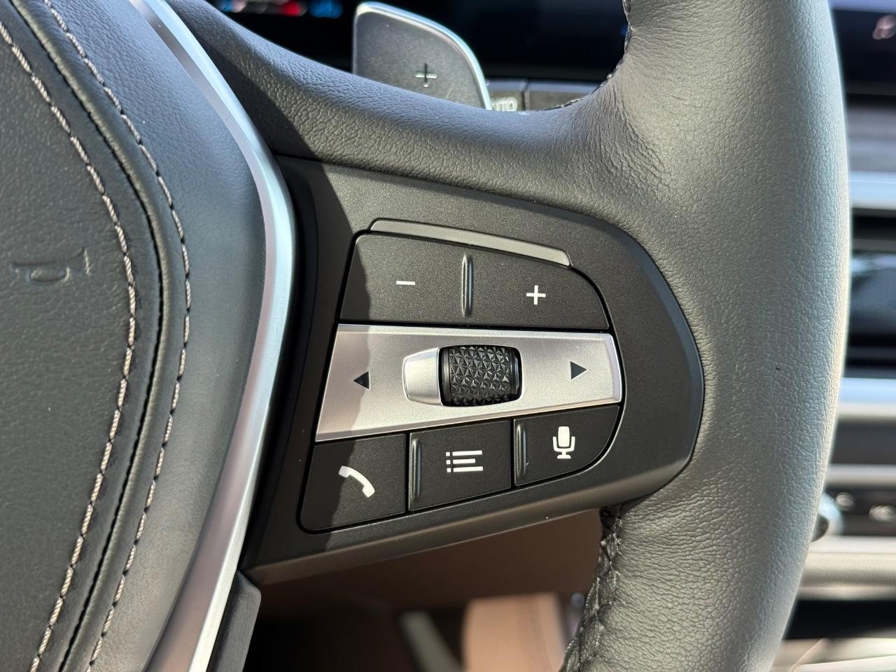 BMW X5 Vehicle Image 13