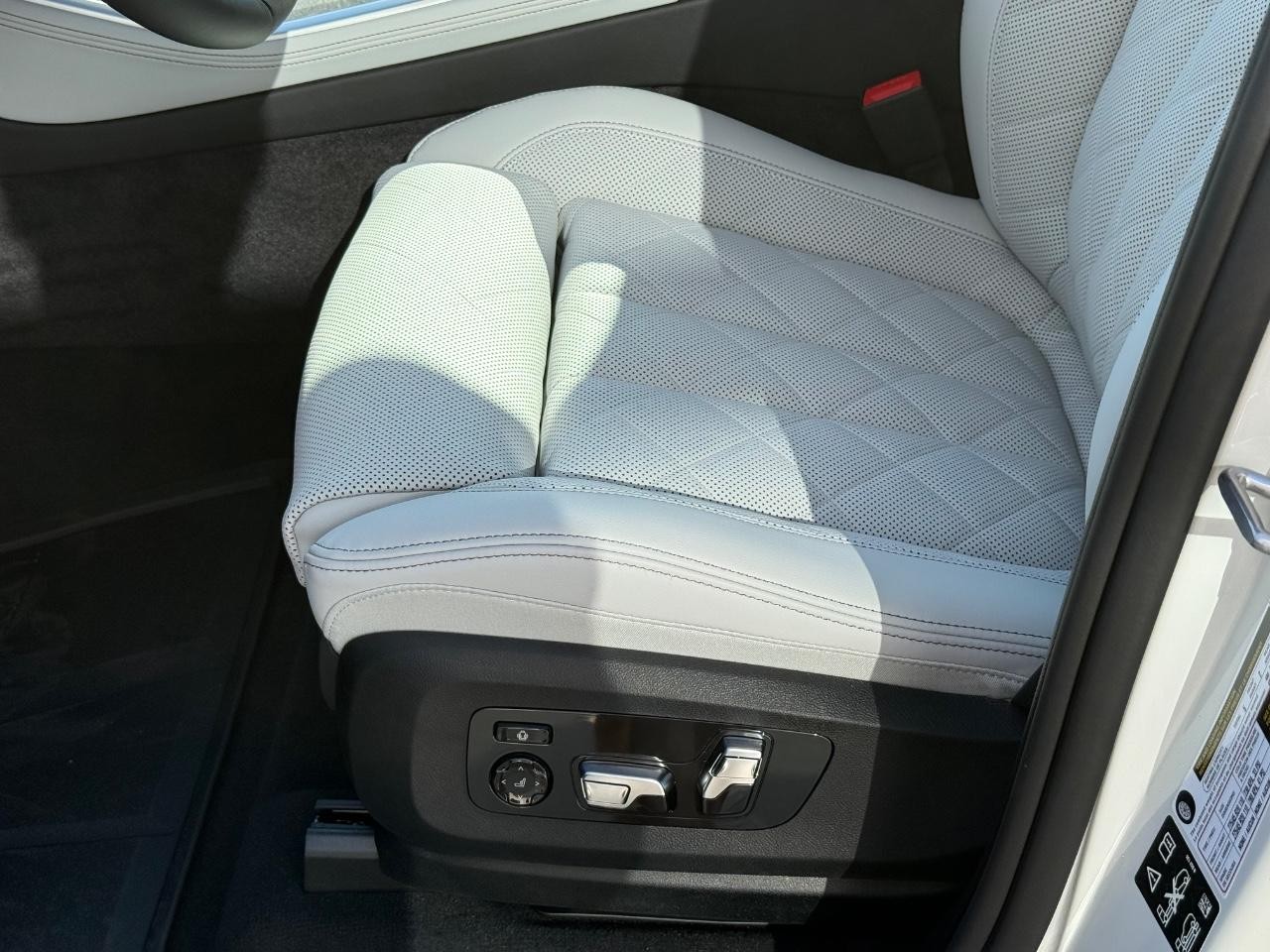 BMW X5 Vehicle Image 18