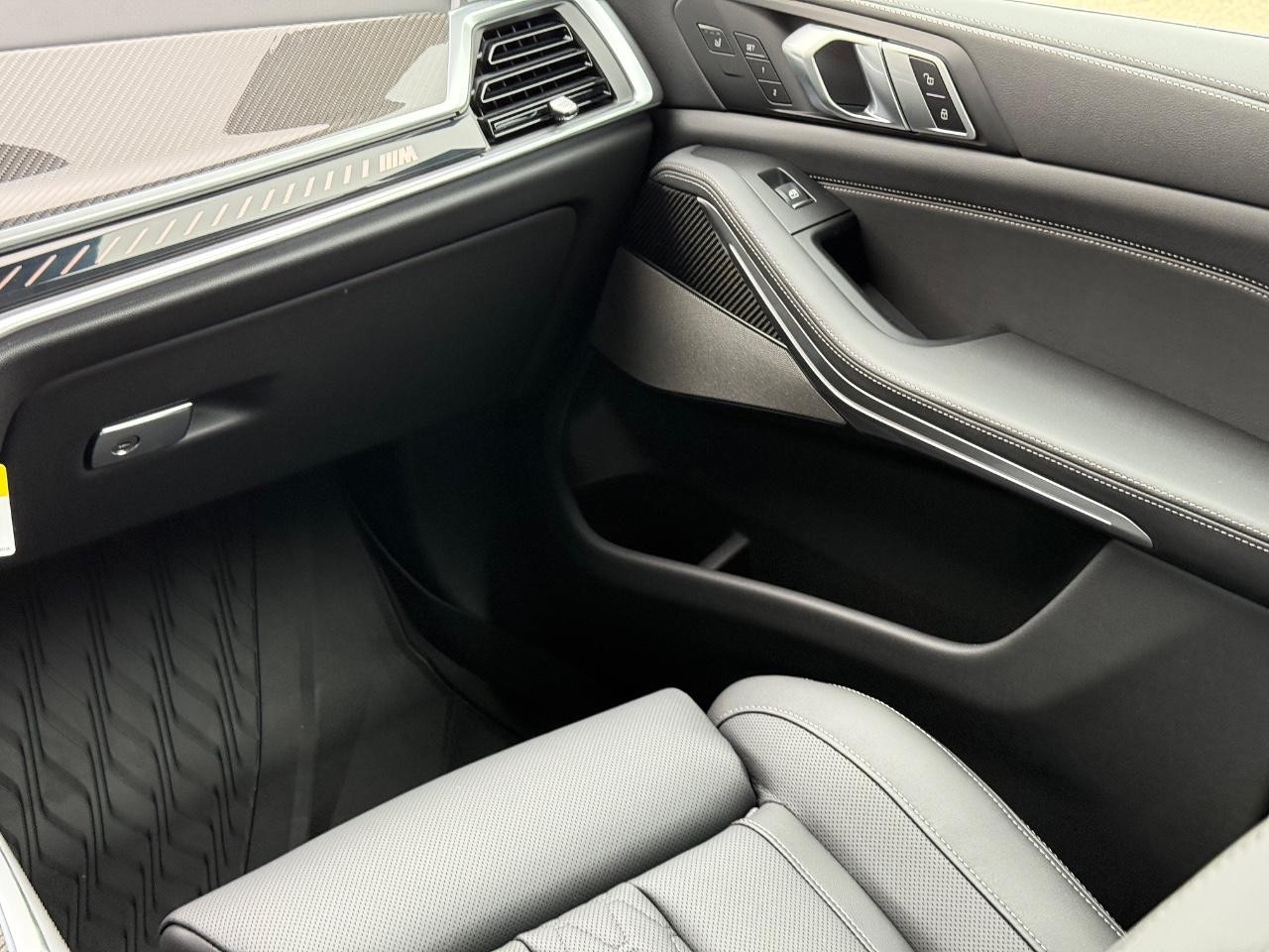 BMW X7 Vehicle Image 11