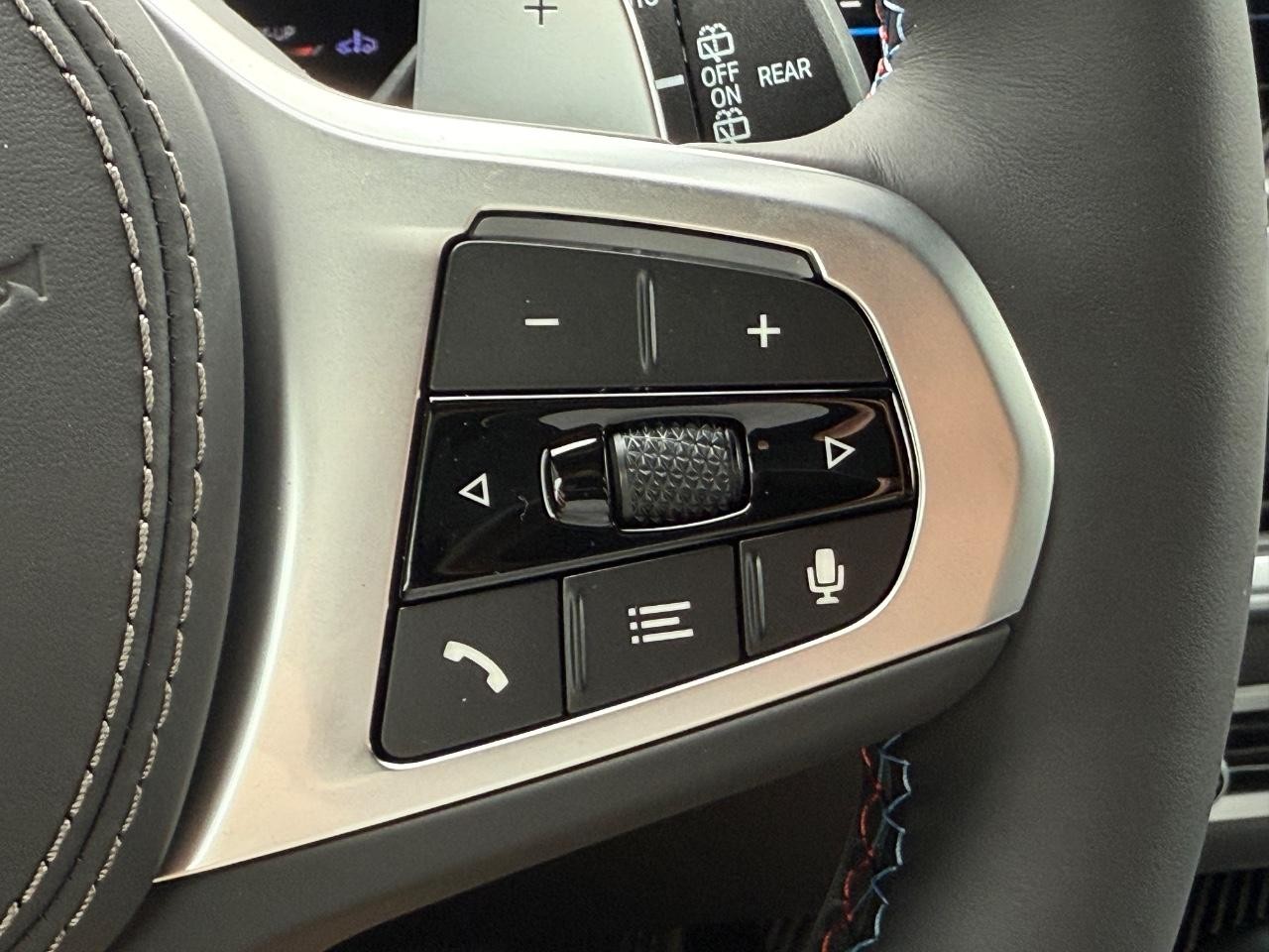 BMW X7 Vehicle Image 14