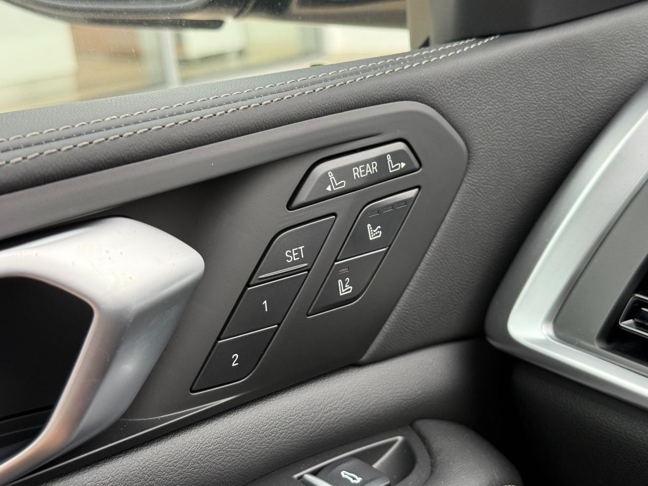 BMW X7 Vehicle Image 17