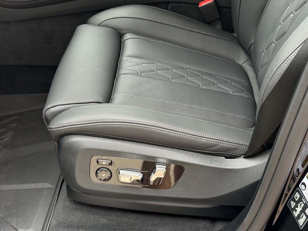 BMW X7 Vehicle Image 19