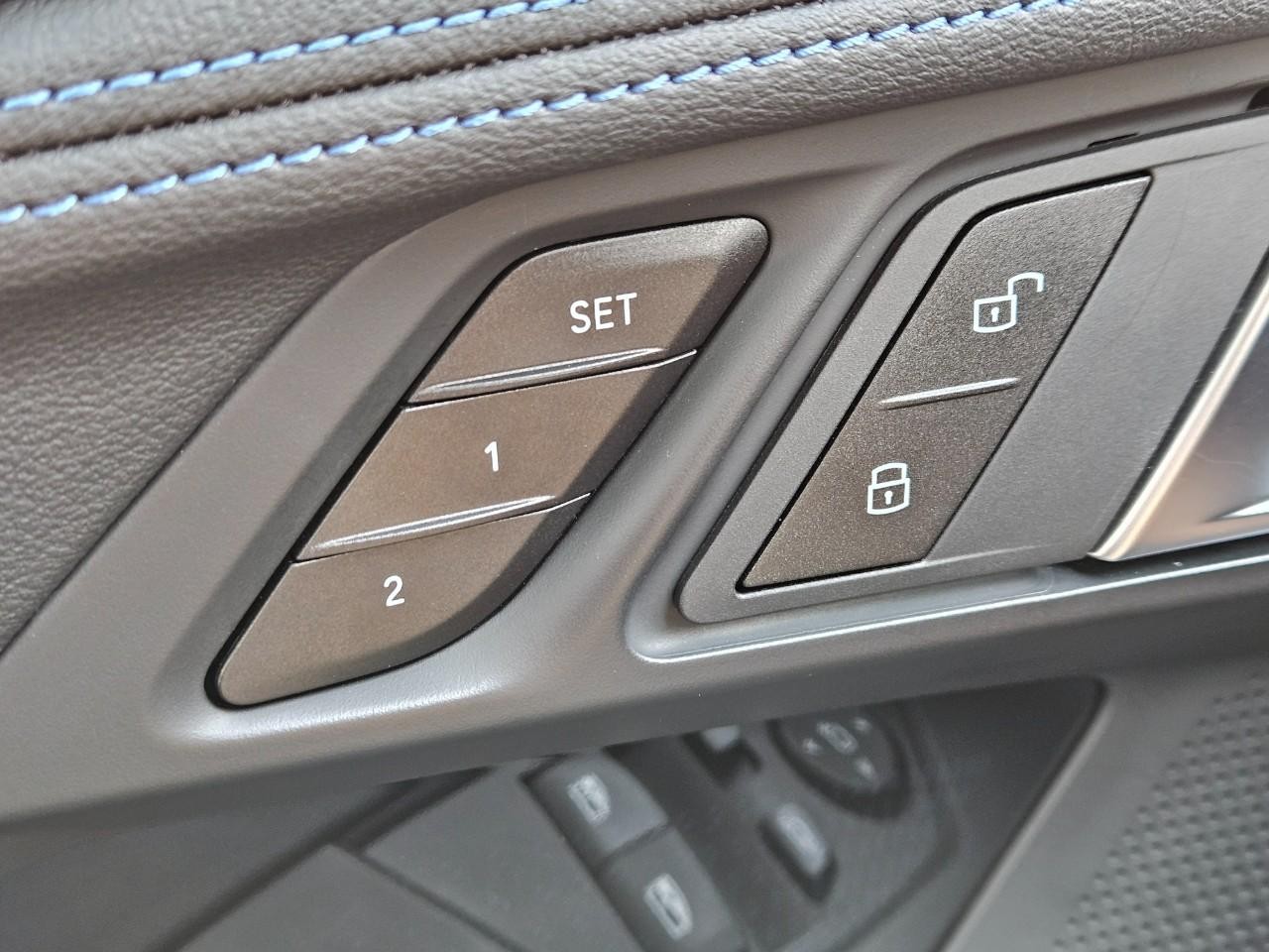 BMW 2 Series Vehicle Image 25