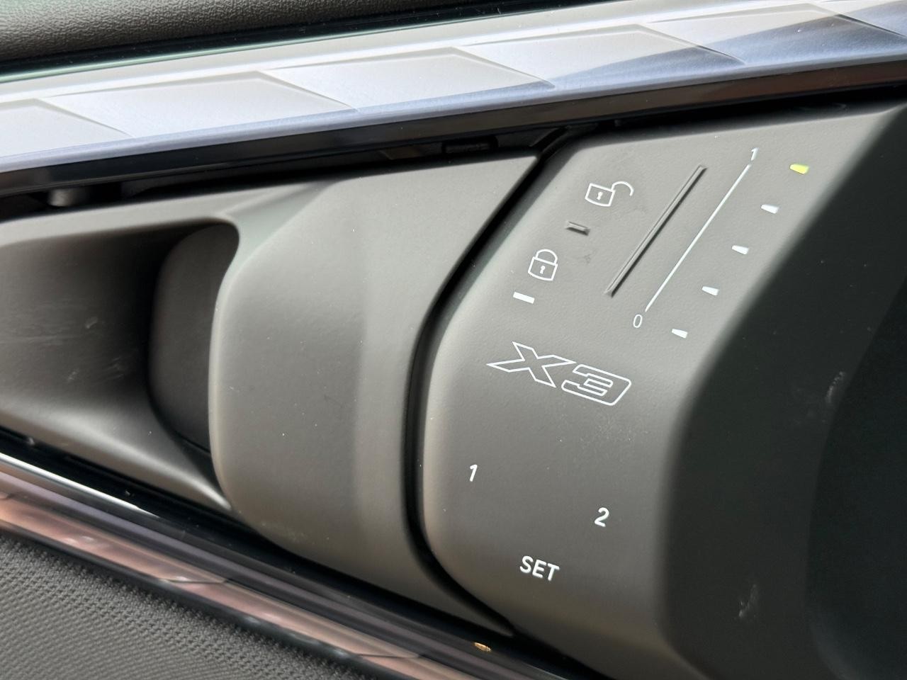 BMW X3 Vehicle Image 11