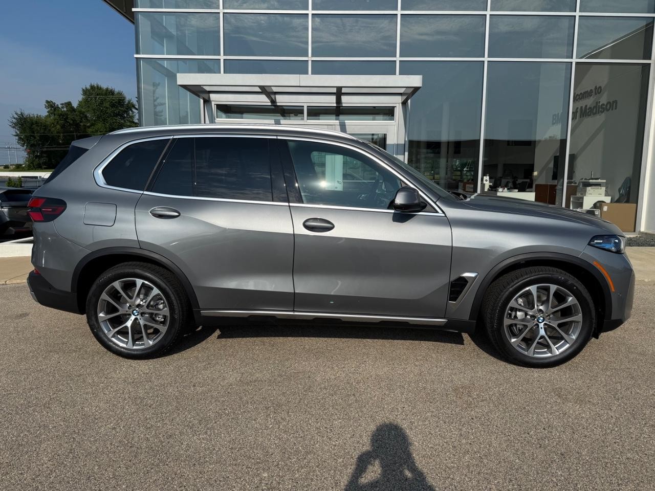 BMW X5 Vehicle Image 02