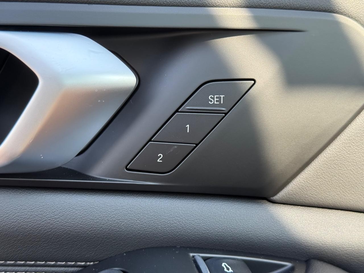 BMW X5 Vehicle Image 11