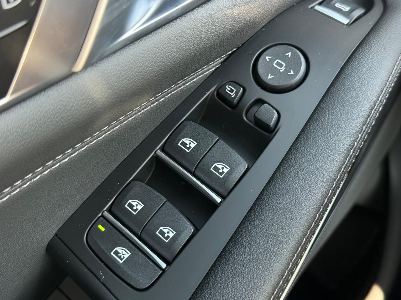 BMW X5 Vehicle Image 16