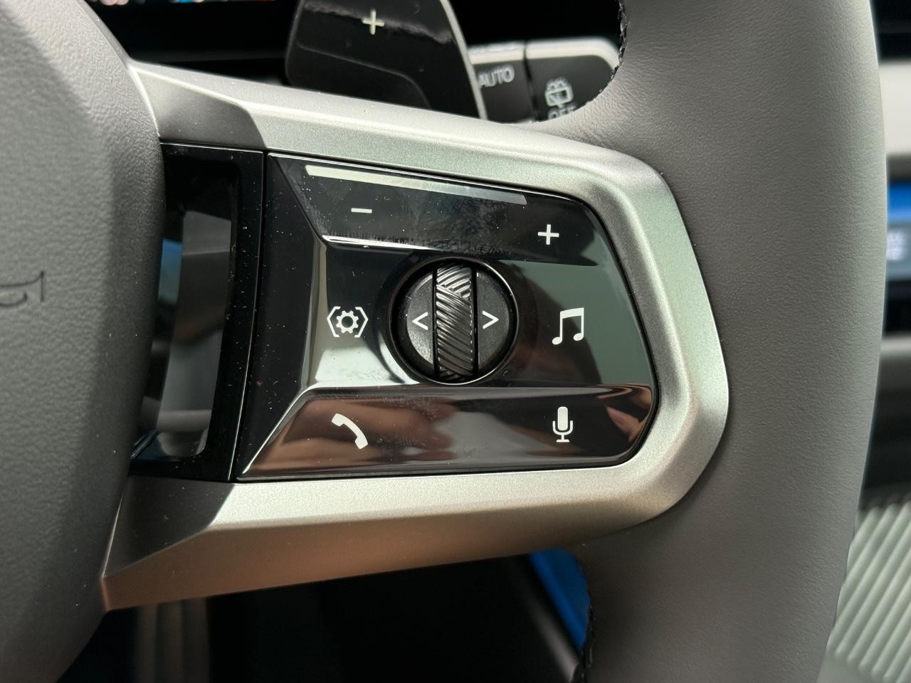BMW X3 Vehicle Image 13