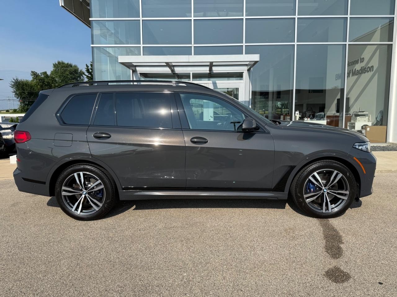 BMW X7 Vehicle Image 02