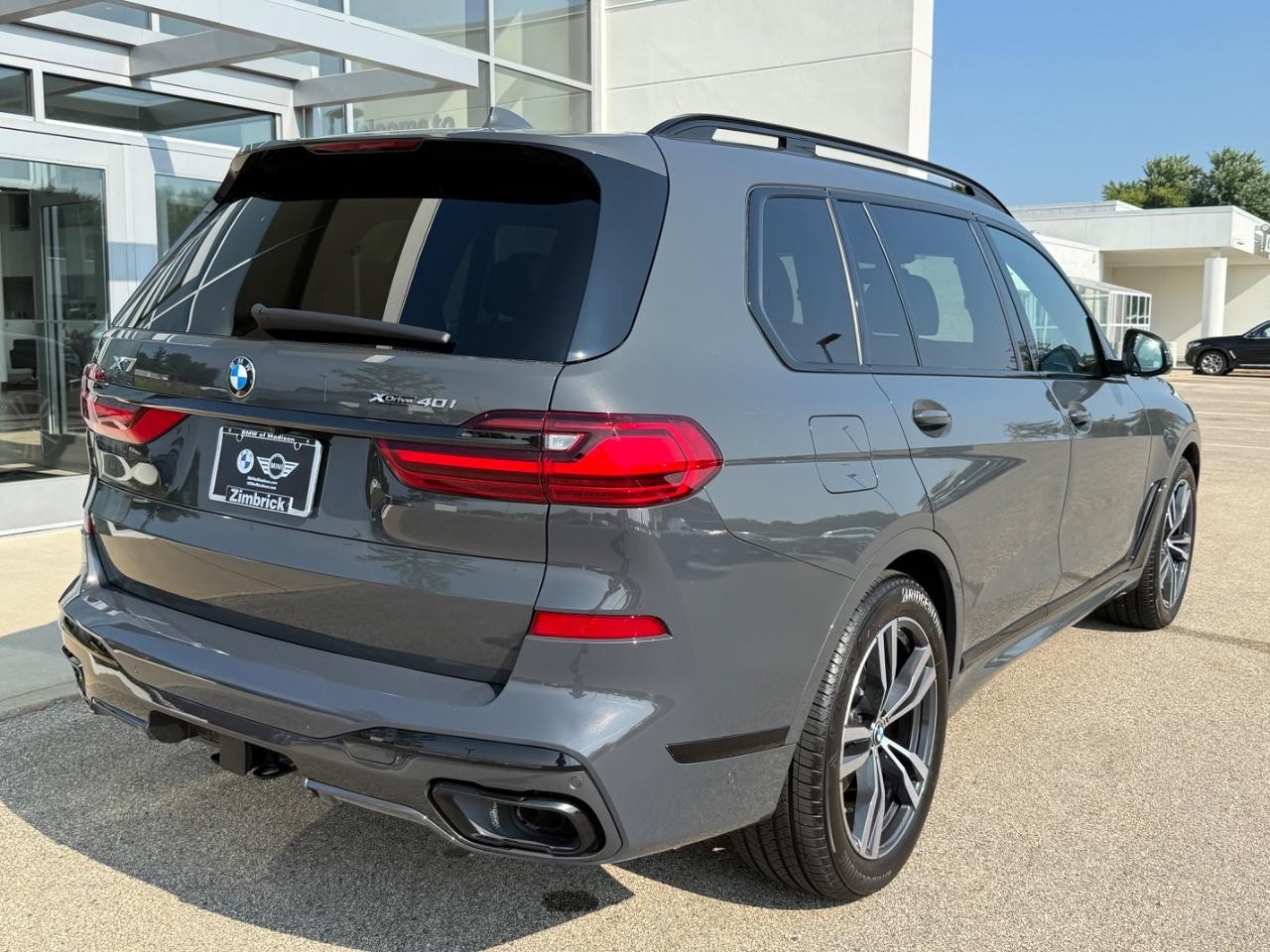 BMW X7 Vehicle Image 03