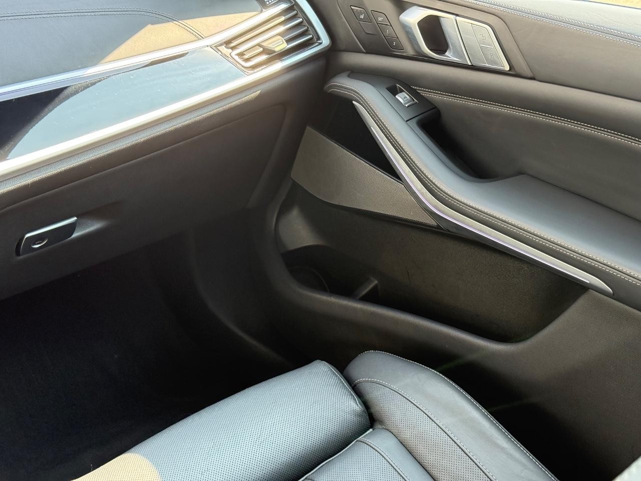 BMW X7 Vehicle Image 15