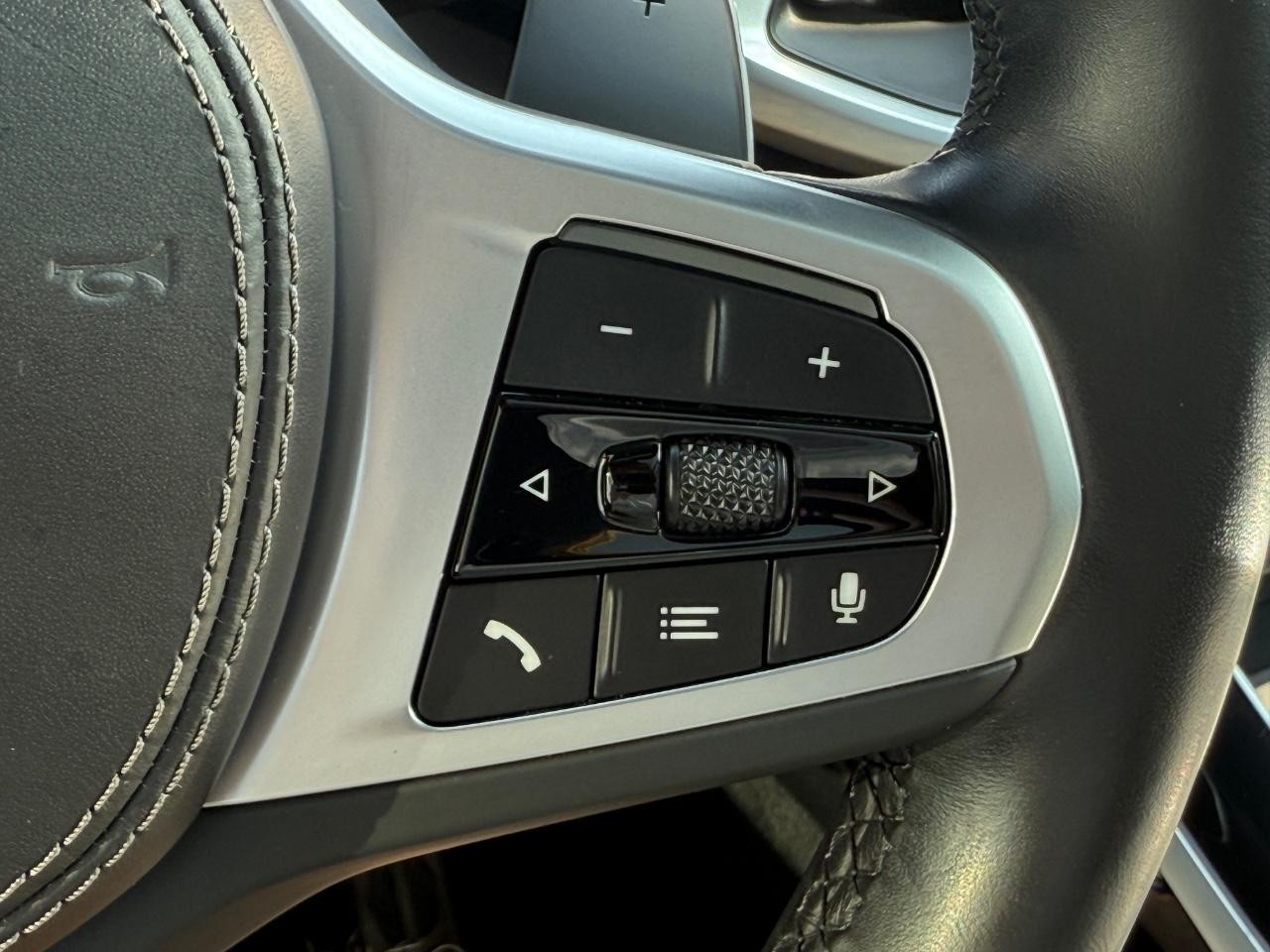 BMW X7 Vehicle Image 18