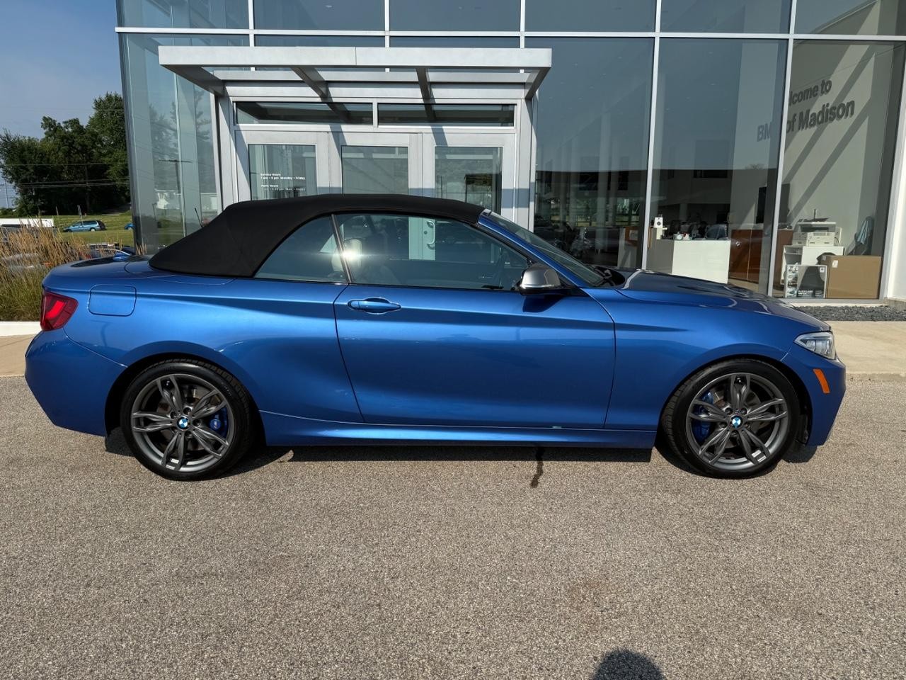 BMW 2 Series Vehicle Image 02