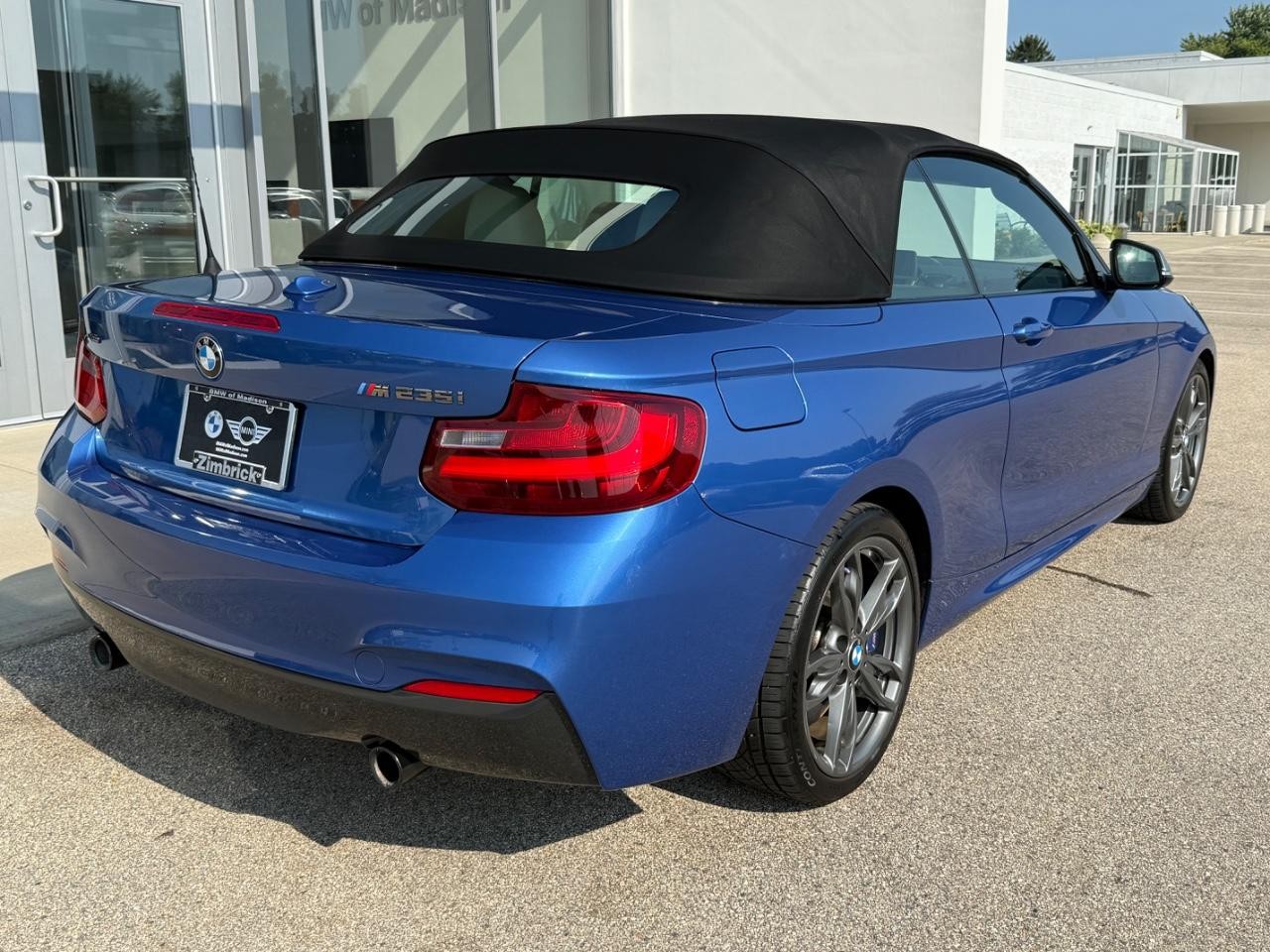 BMW 2 Series Vehicle Image 03