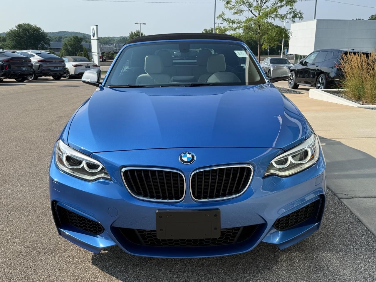 BMW 2 Series Vehicle Image 09