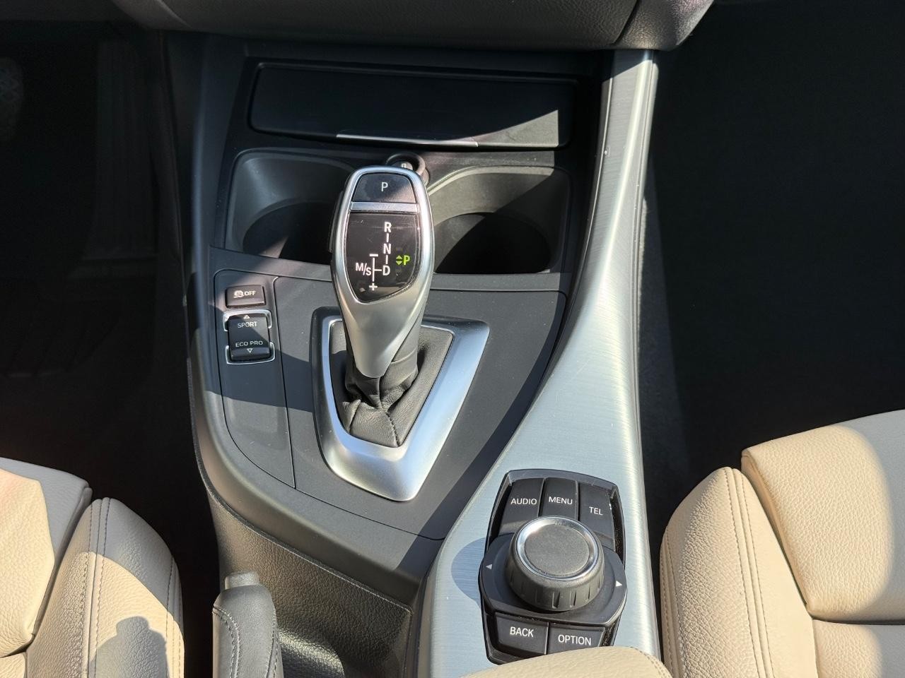 BMW 2 Series Vehicle Image 13