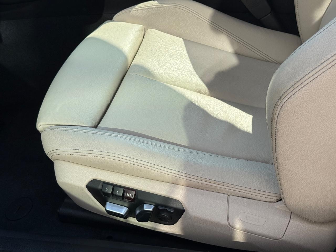 BMW 2 Series Vehicle Image 22