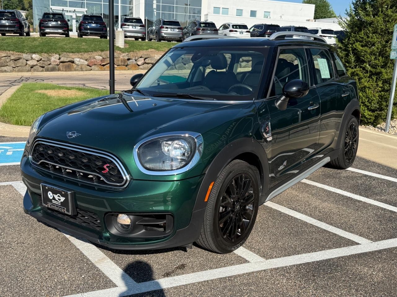 MINI Countryman Vehicle Image 08