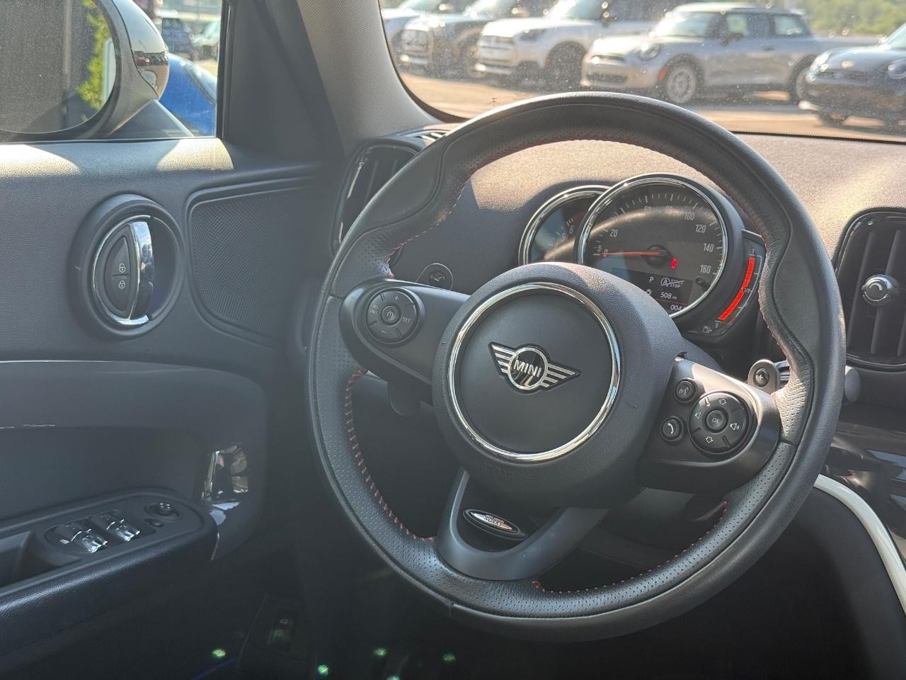 MINI Countryman Vehicle Image 14