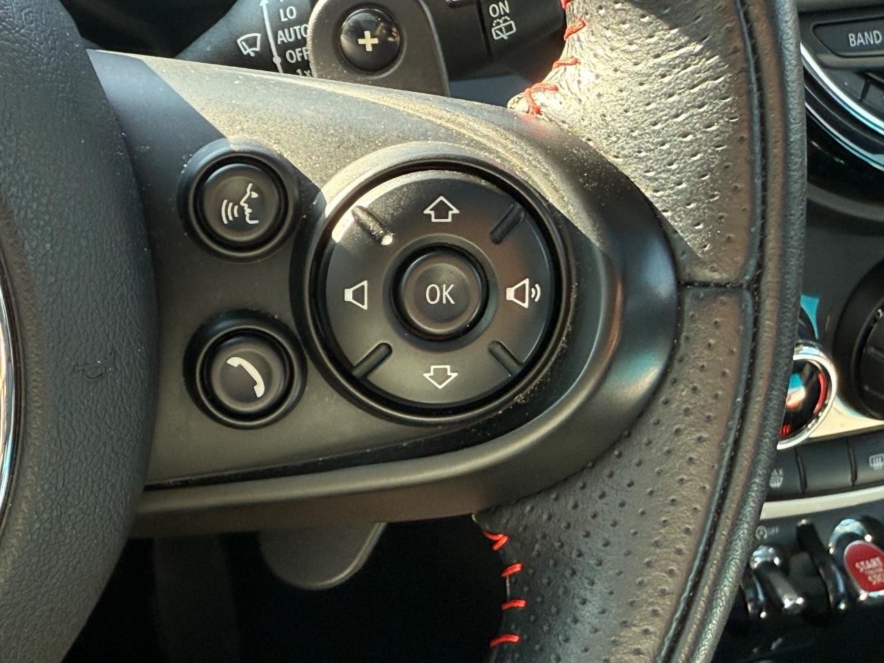 MINI Countryman Vehicle Image 17