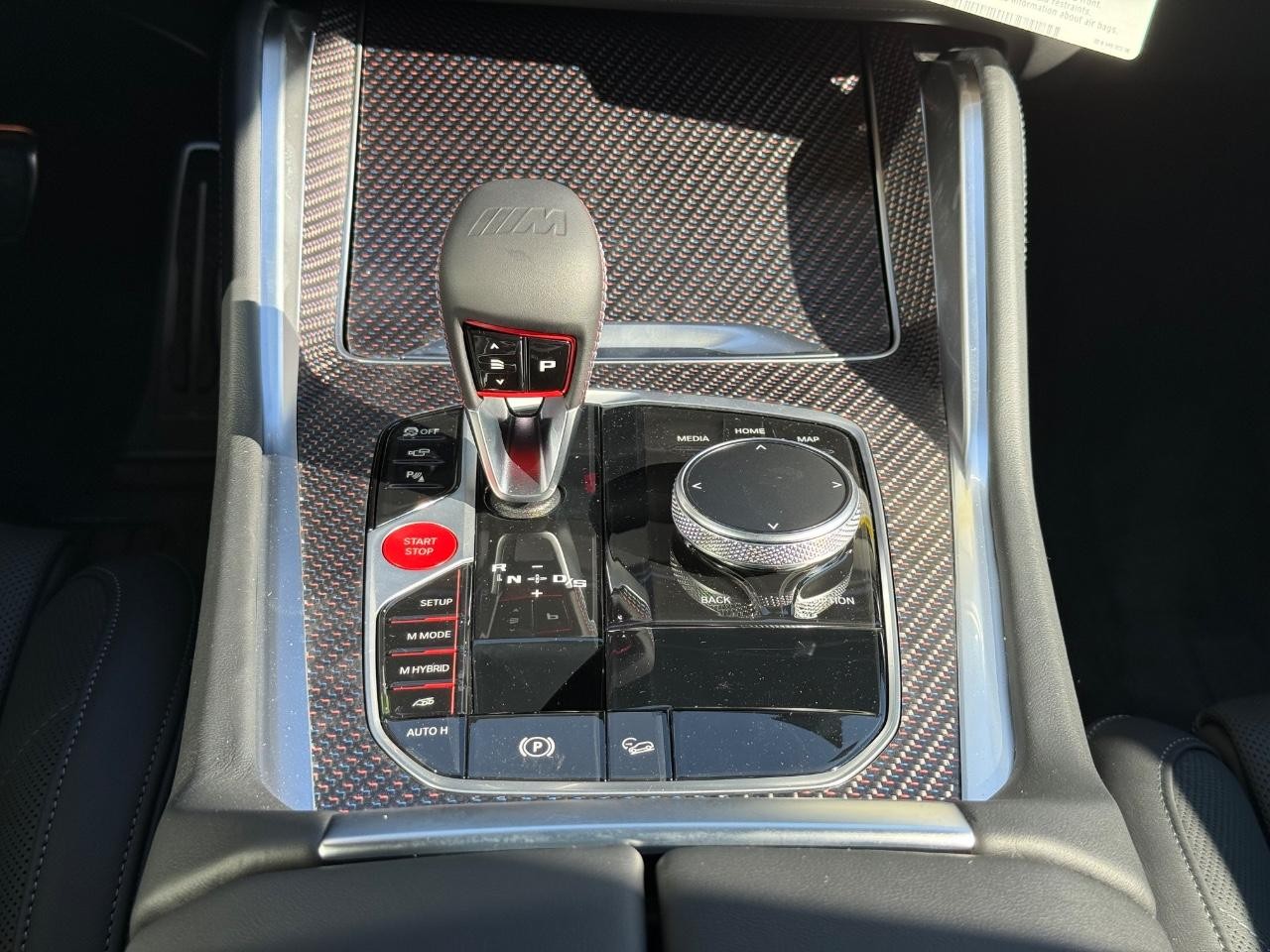BMW XM Vehicle Image 08