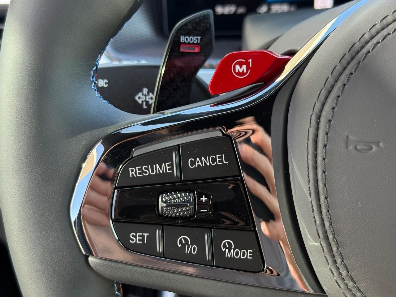 BMW XM Vehicle Image 12