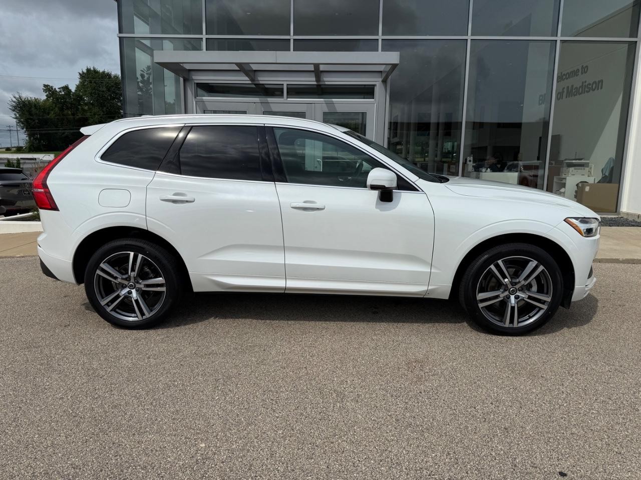 Volvo XC60 Vehicle Image 02