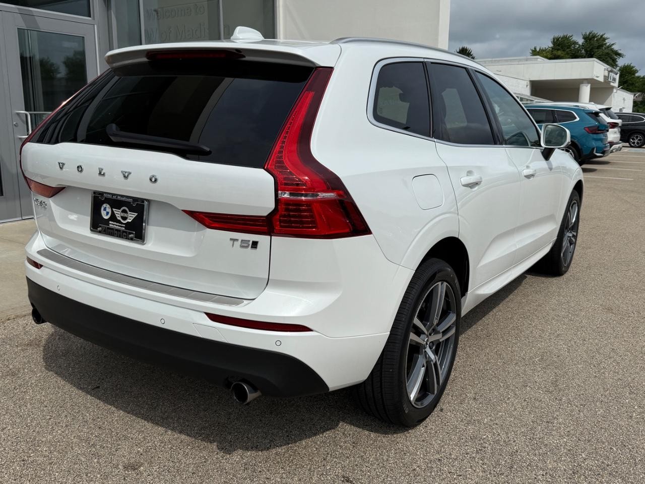 Volvo XC60 Vehicle Image 03