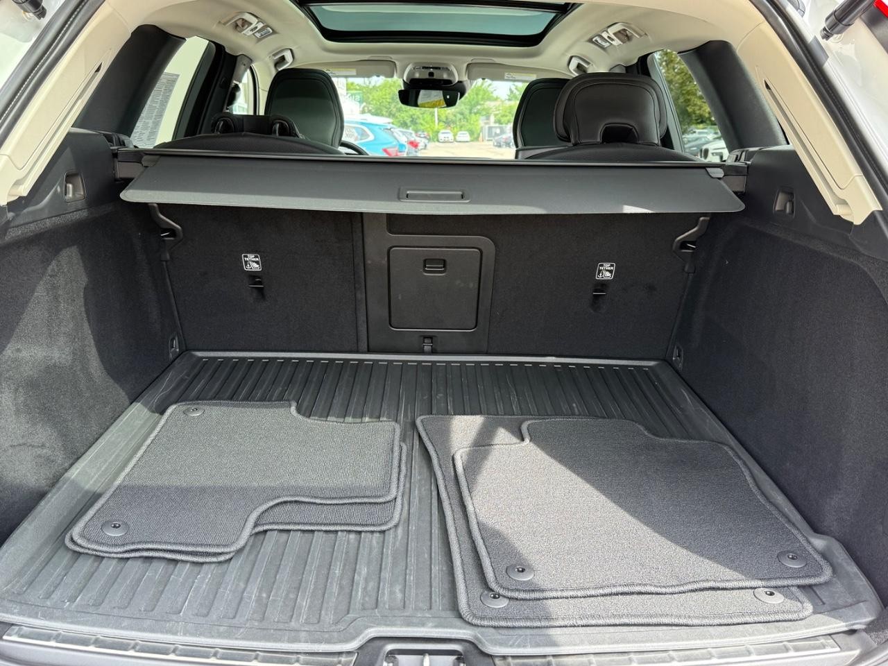 Volvo XC60 Vehicle Image 05