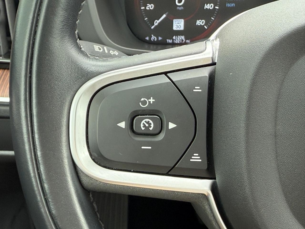 Volvo XC60 Vehicle Image 17