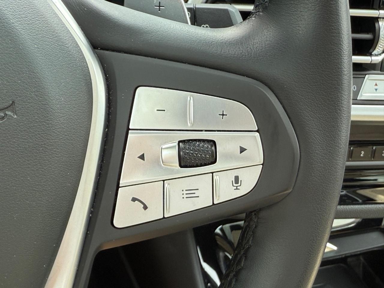 BMW X3 Vehicle Image 16