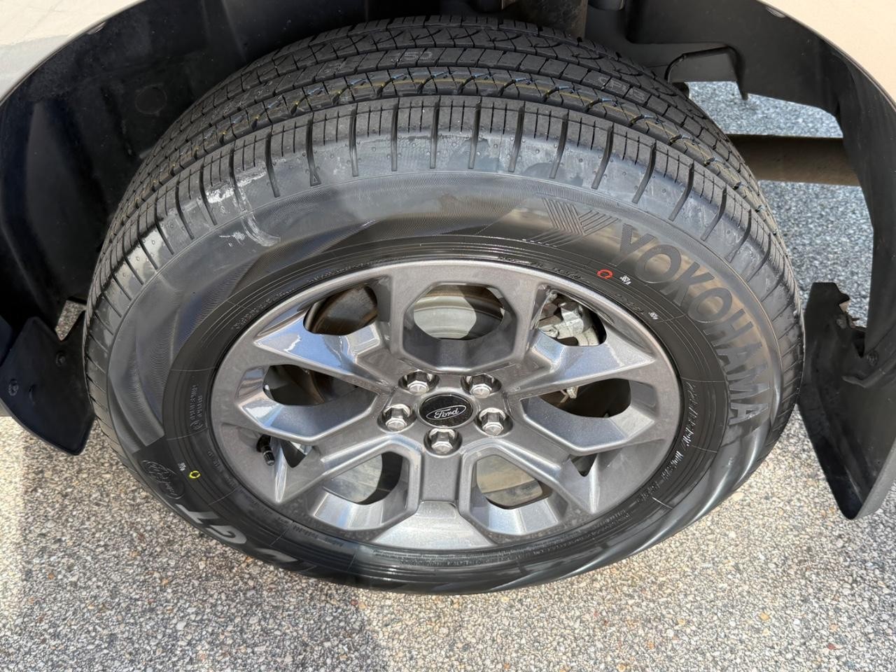 Ford Maverick Vehicle Image 07