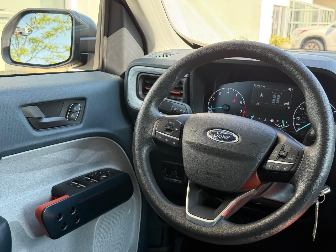 Ford Maverick Vehicle Image 13