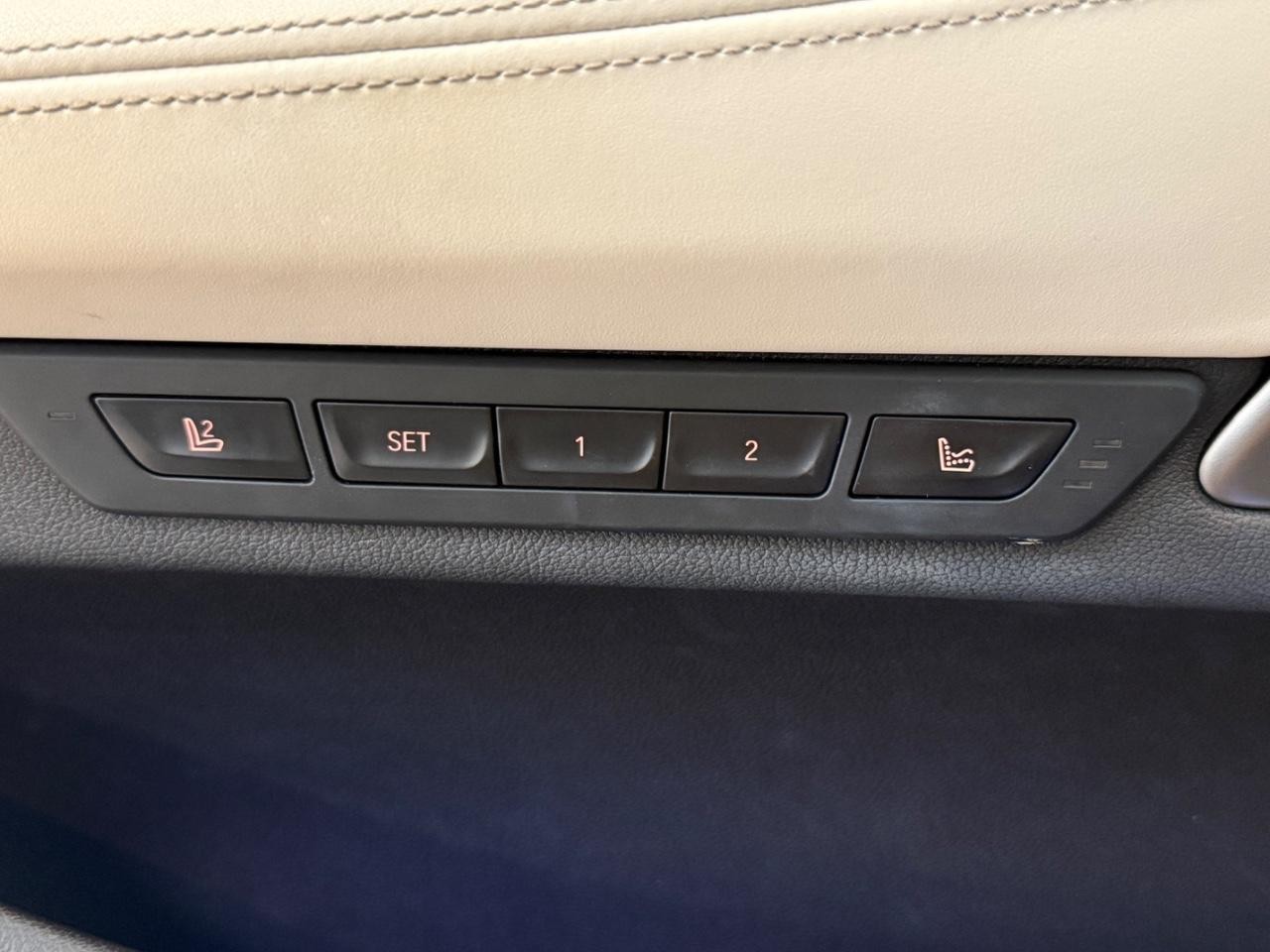 BMW 7 Series Vehicle Image 18