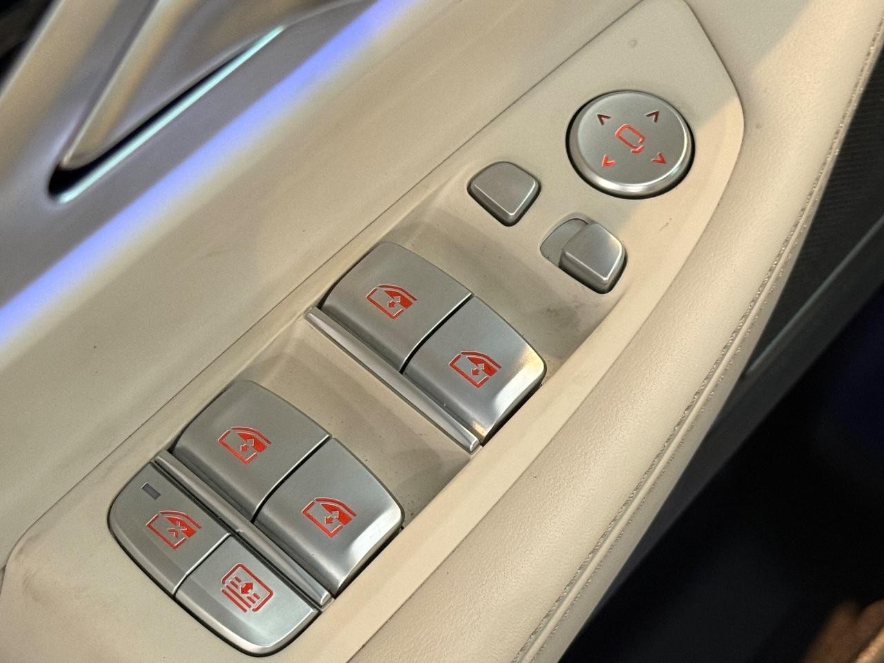 BMW 7 Series Vehicle Image 25