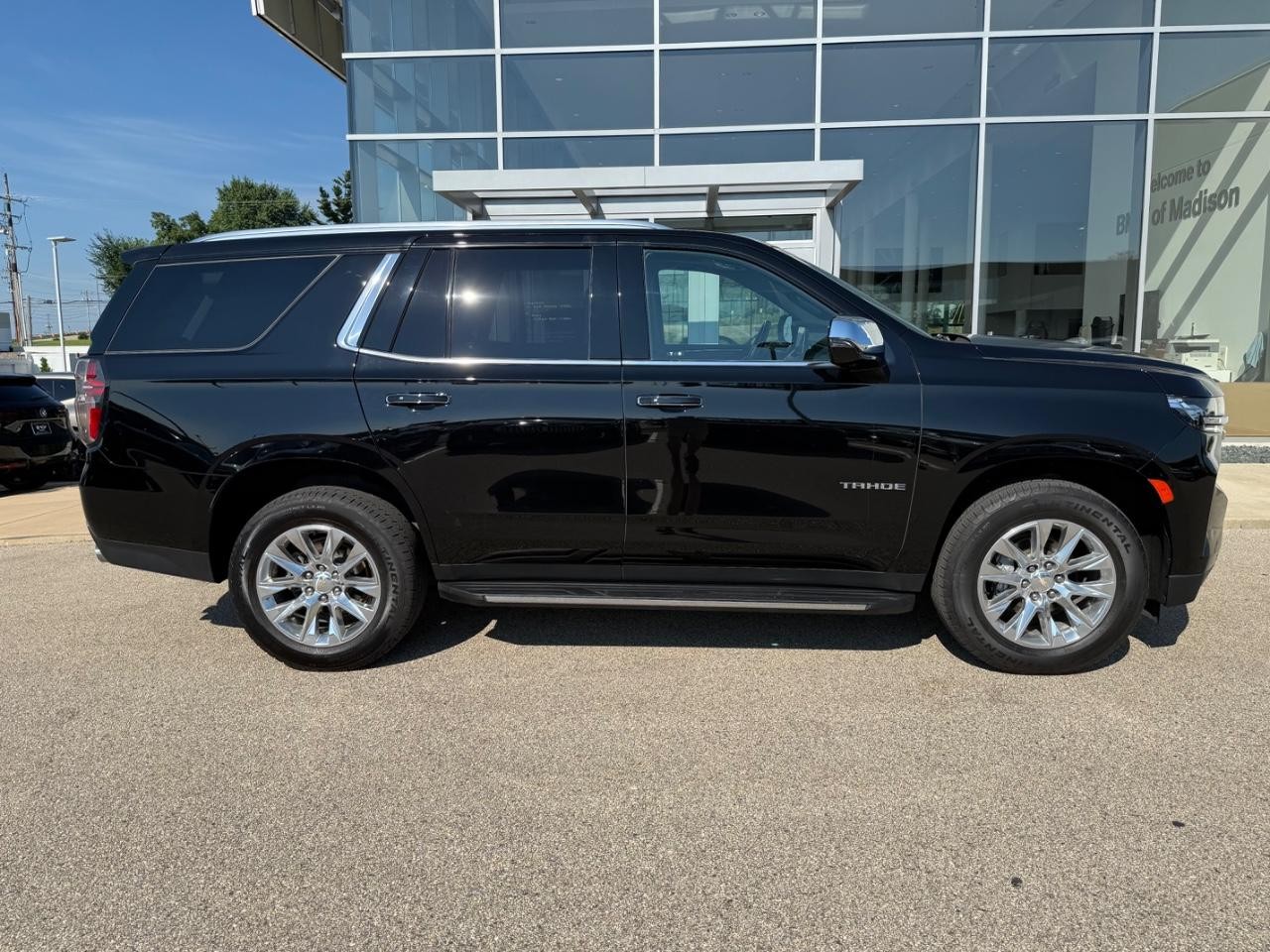 Chevrolet Tahoe Vehicle Image 02