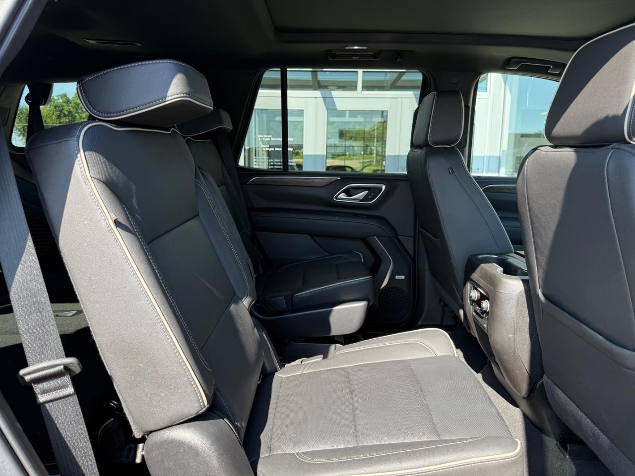 Chevrolet Tahoe Vehicle Image 10