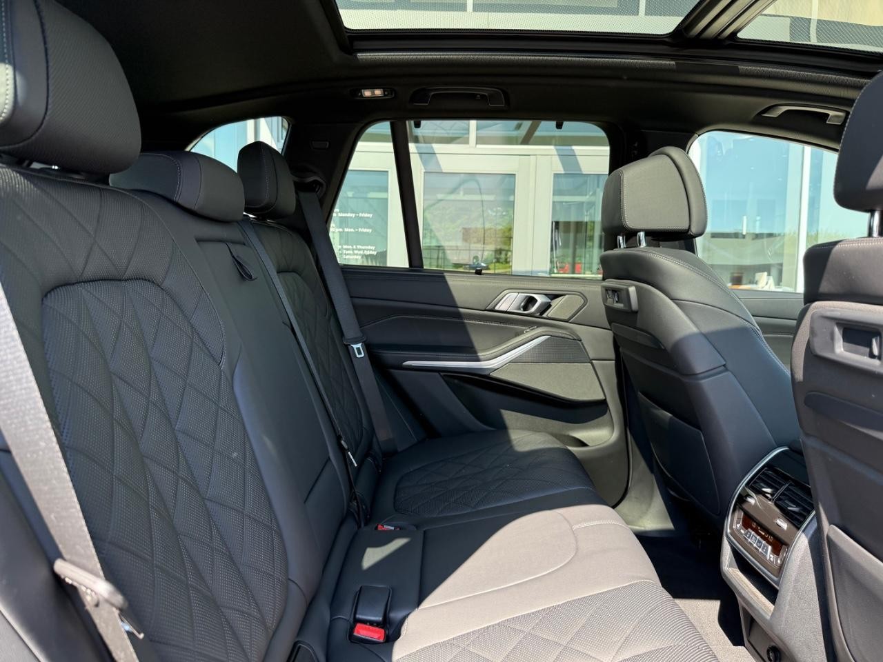 BMW X5 Vehicle Image 09