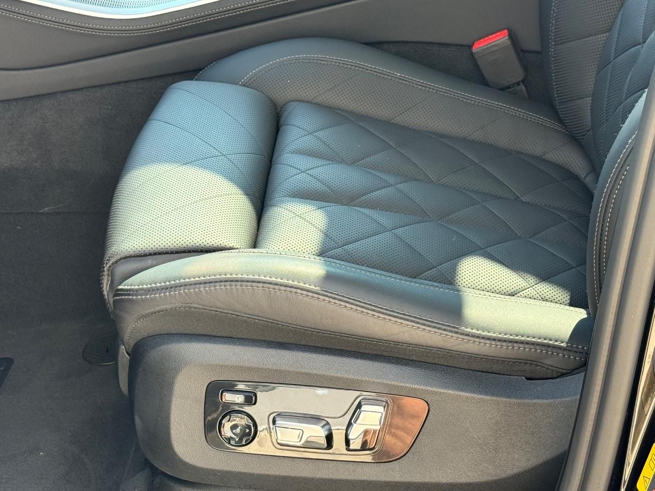 BMW X5 Vehicle Image 22