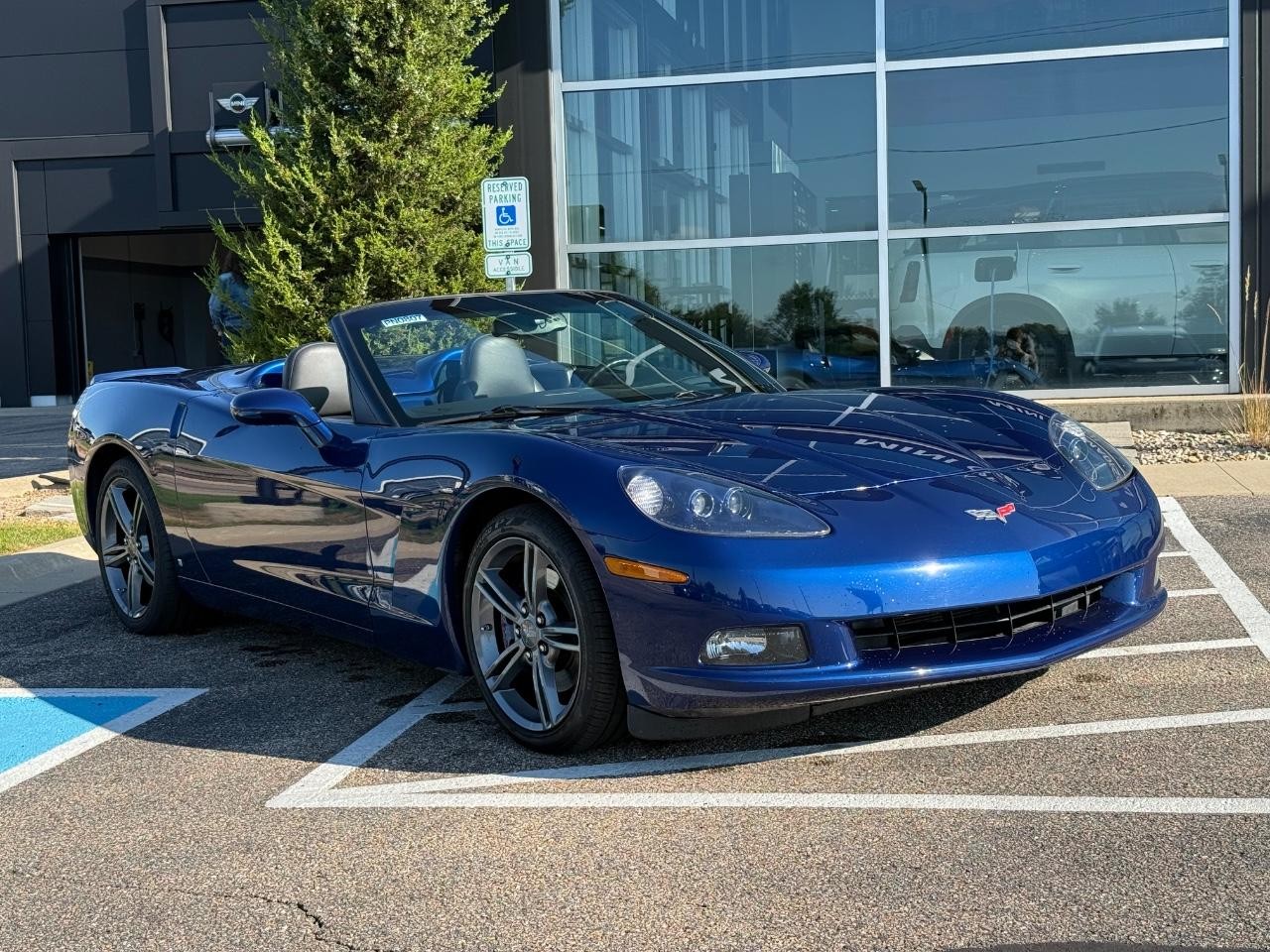 Chevrolet Corvette Vehicle Image 09