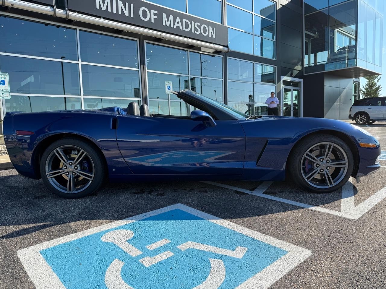 Chevrolet Corvette Vehicle Image 10