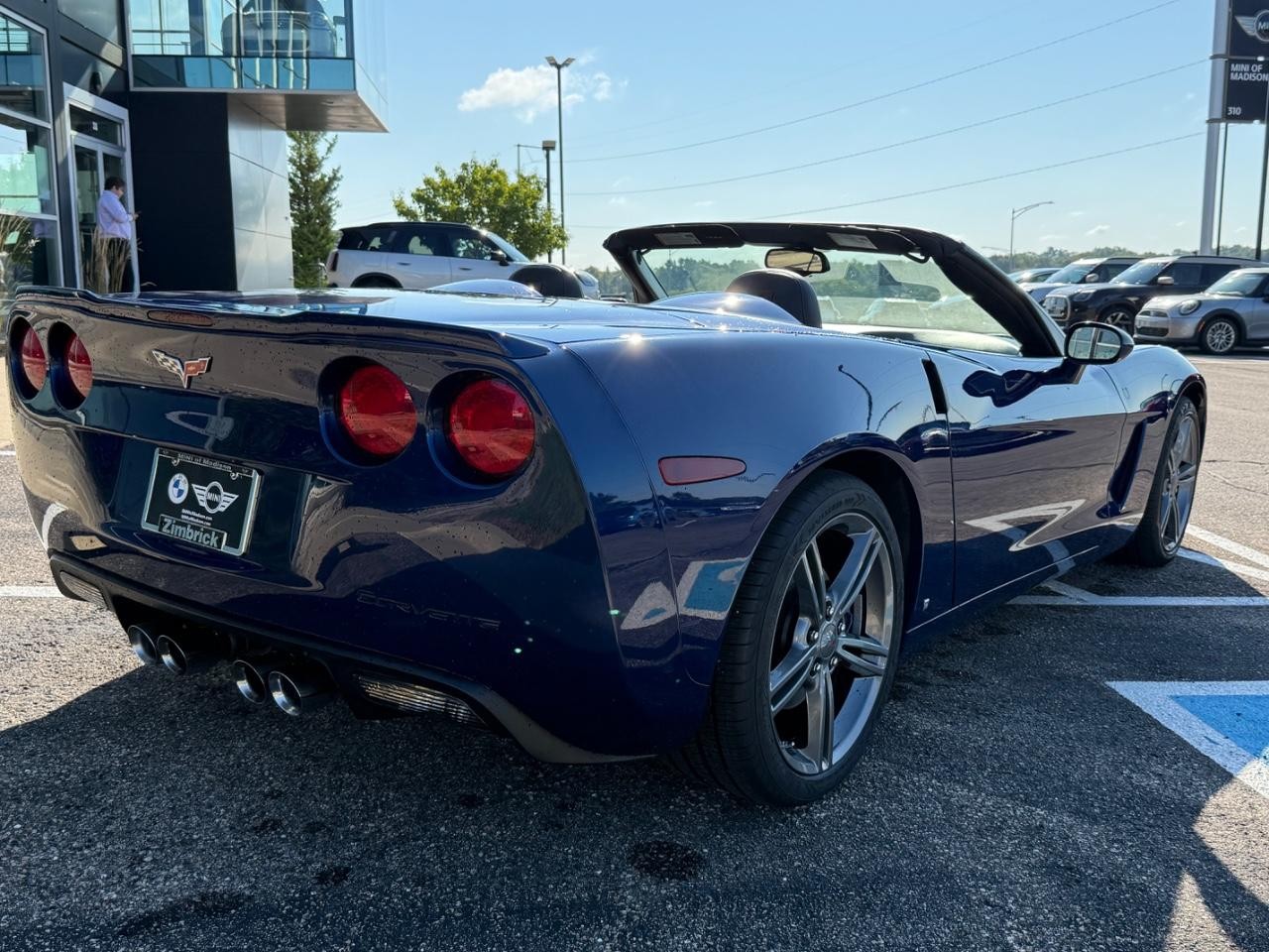 Chevrolet Corvette Vehicle Image 11