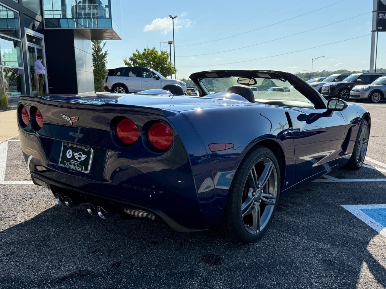 Chevrolet Corvette Vehicle Image 12