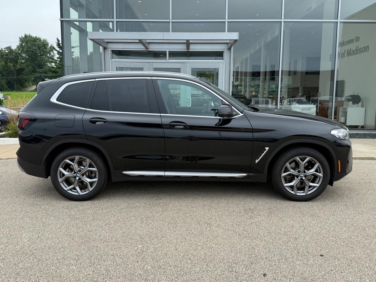 BMW X3 Vehicle Image 02