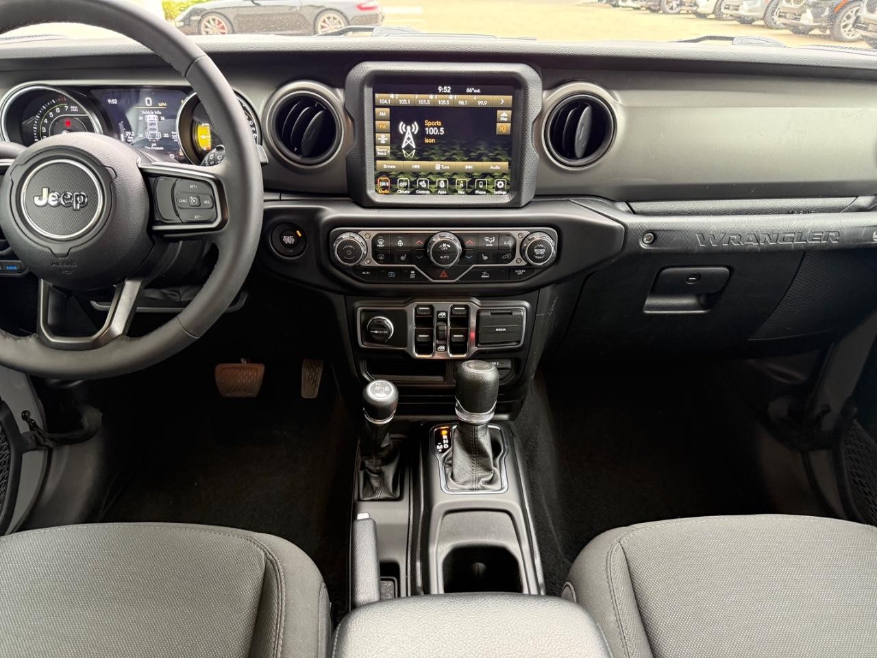 Jeep Wrangler 4xe Vehicle Image 11
