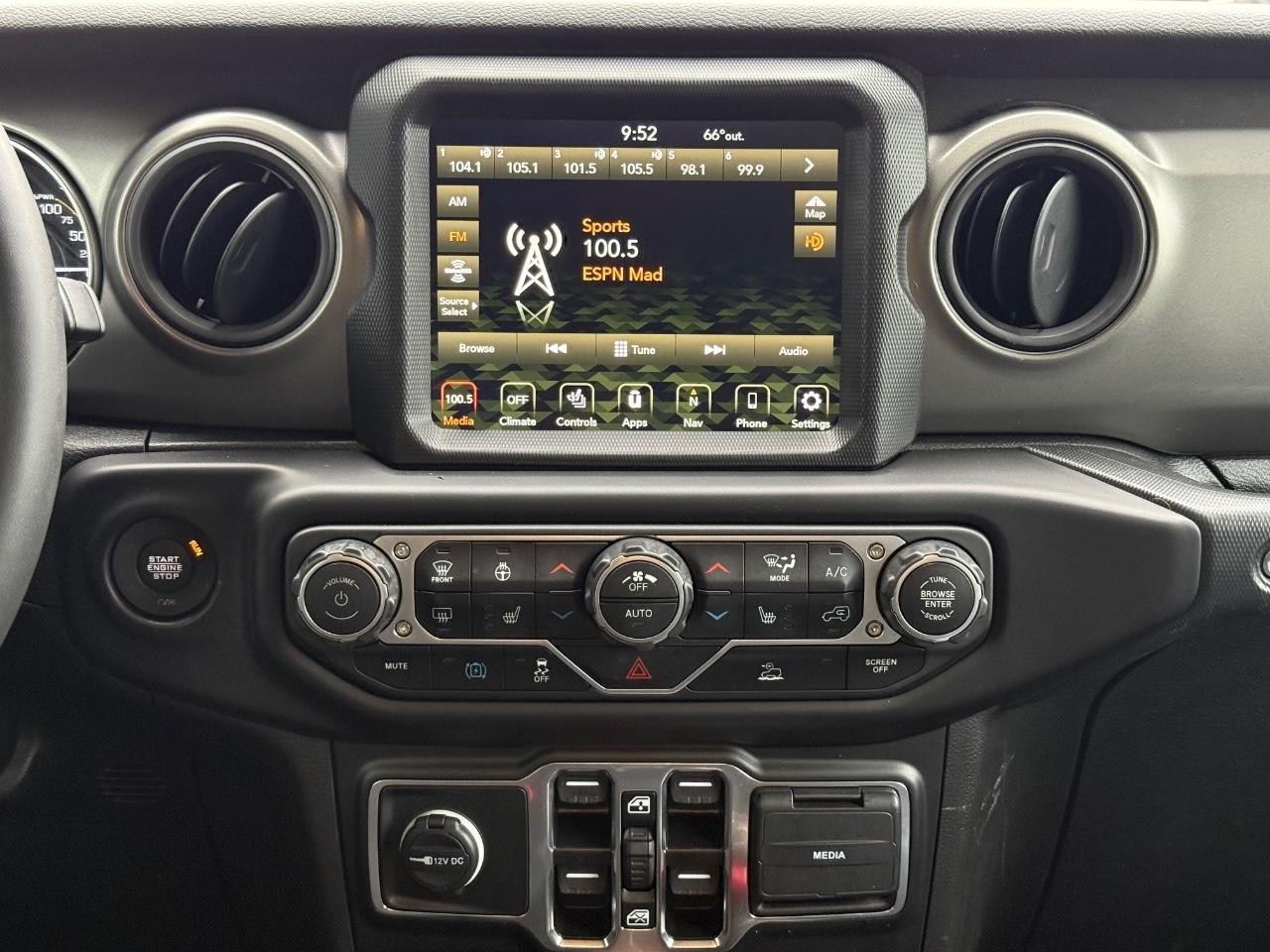 Jeep Wrangler 4xe Vehicle Image 12