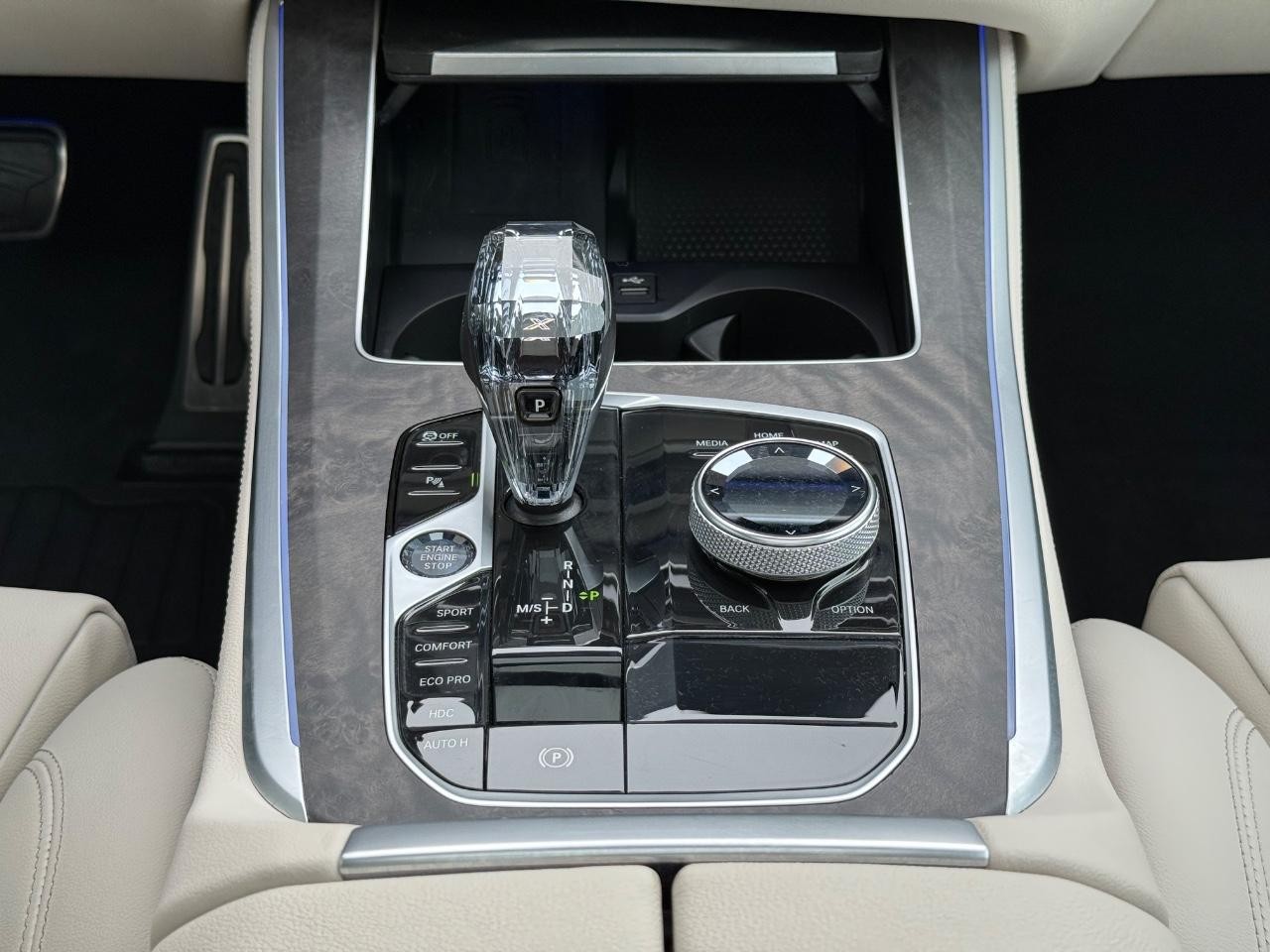 BMW X5 Vehicle Image 08