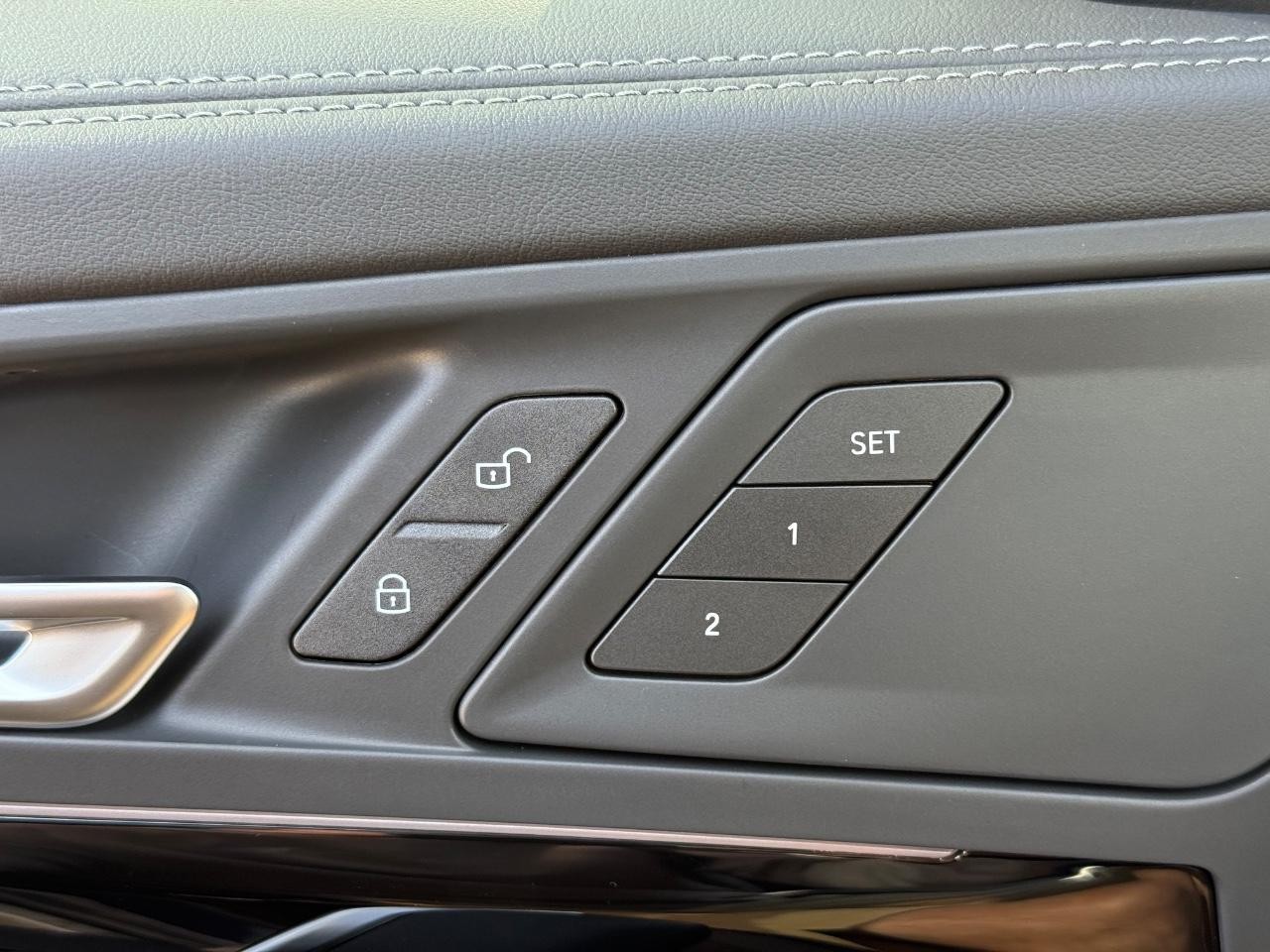 BMW X1 Vehicle Image 11