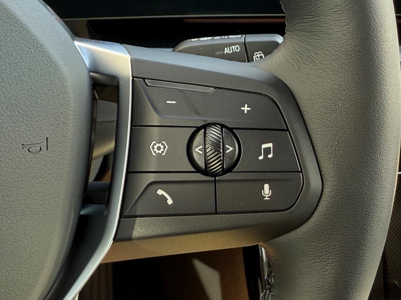 BMW X1 Vehicle Image 13